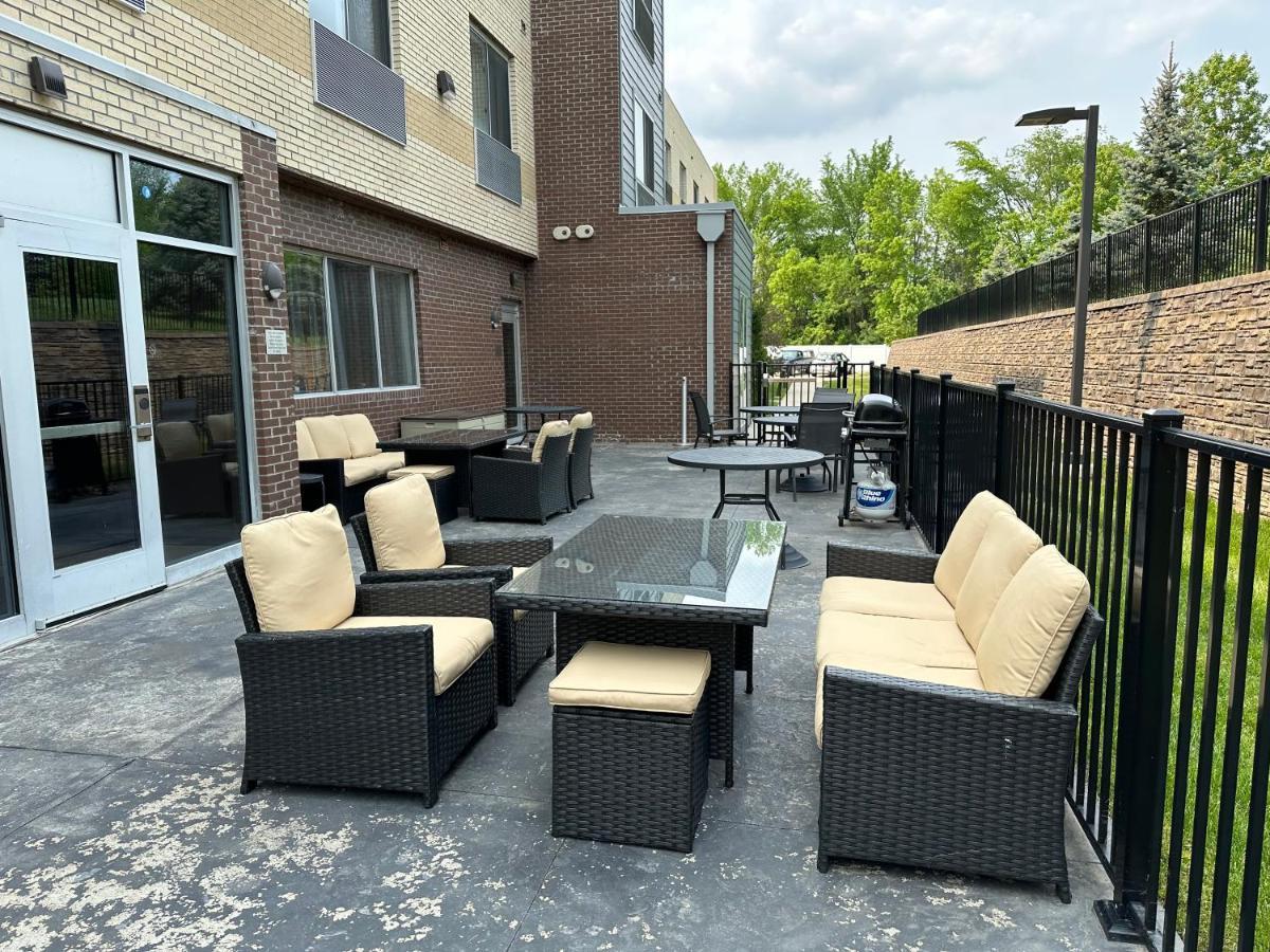 Fairfield Inn & Suites By Marriott Detroit Chesterfield Esterno foto